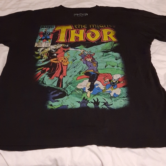 many shirts, mostly marvel - Picture 5 of 12
